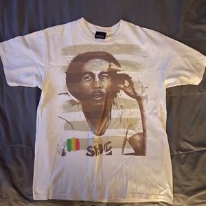 Bob Marley L T-Shirt.